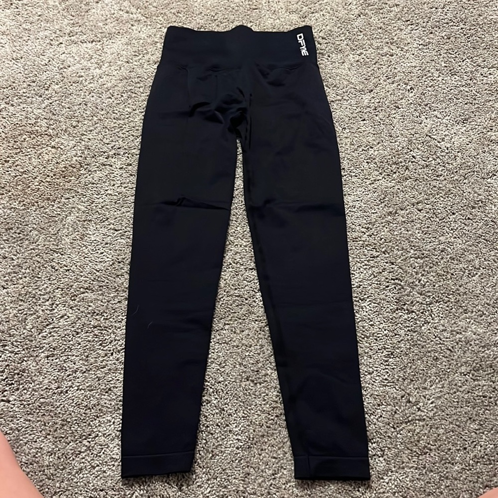 DFYNE black leggings